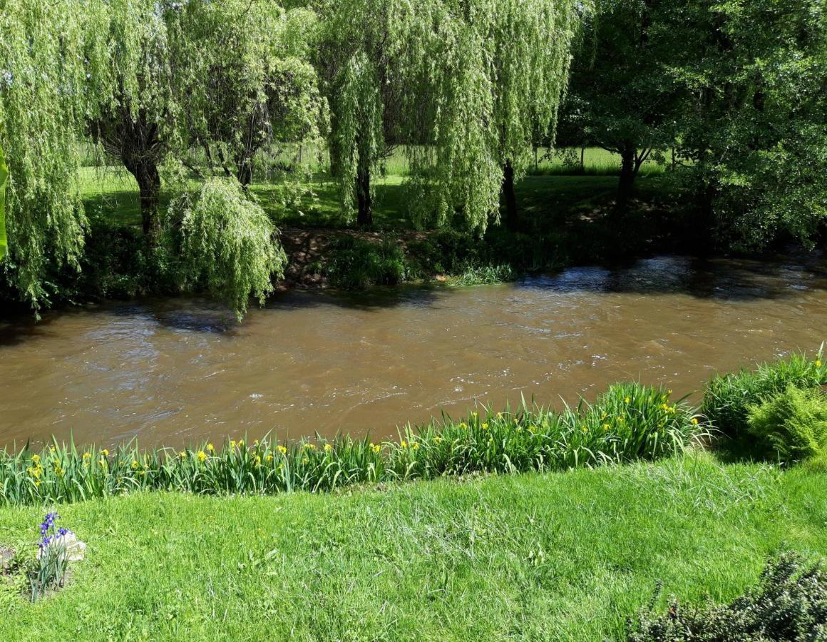Maison Au Bord De La Riviere Dronne En Perigord Vert Saint-Front-la-Rivière Buitenkant foto